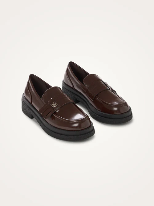 Mocassins Loan Café